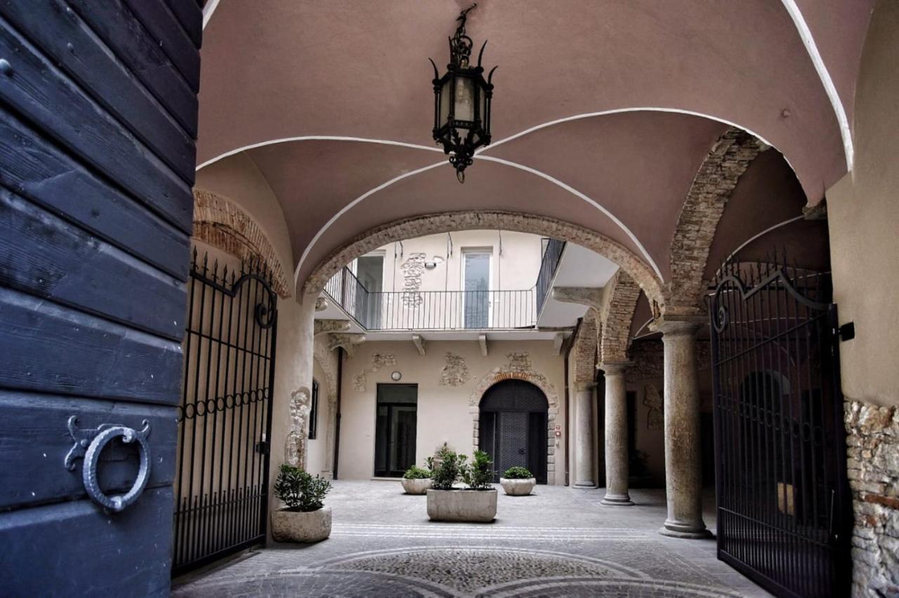 Corte Trento Desenzano del Garda Exteriör bild